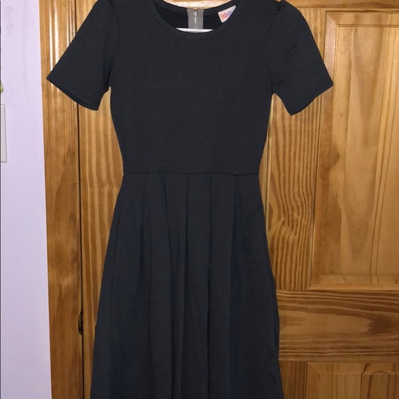 LuLaRoe Dresses & Skirts - Lularoe Amelia dress